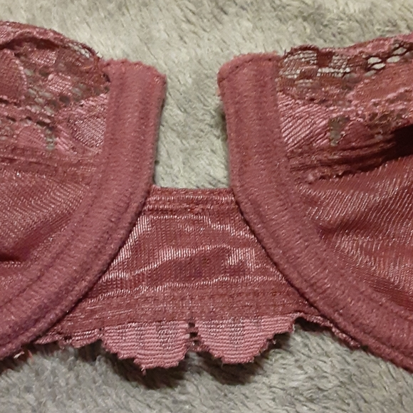 Donated Victoria’s Secret 36B plum bra - Picture 5 of 10
